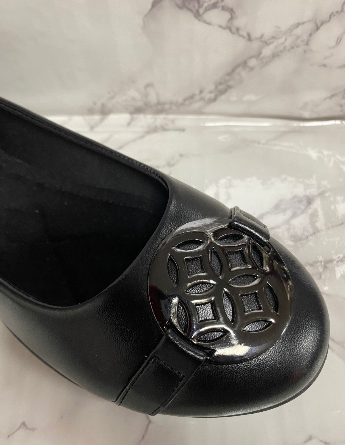 Forever Flats w/ pendant Black